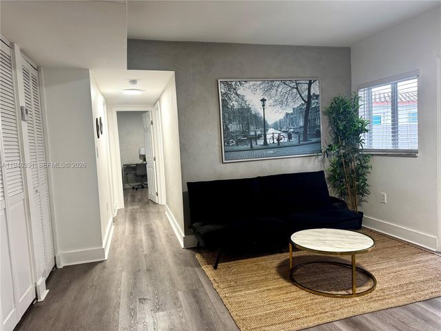 1684 SW 10th St 5, Miami, FL 33135