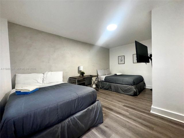 1684 SW 10th St 5, Miami, FL 33135