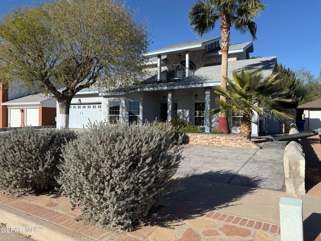 11417 TOM ULOZAS Drive, El Paso, TX 79936