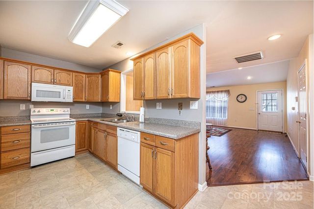 1687 Golden Cedar Lane, Newton, NC 28658