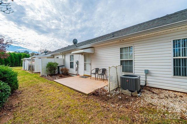 1687 Golden Cedar Lane, Newton, NC 28658