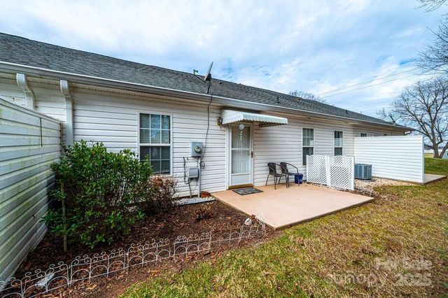 1687 Golden Cedar Lane, Newton, NC 28658