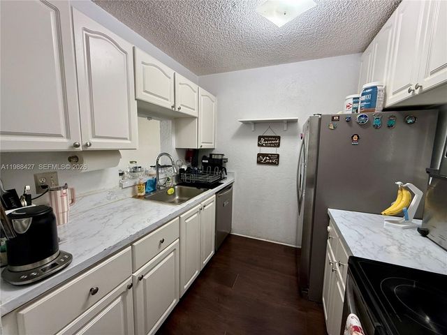 7900 NW 50th St 205, Lauderhill, FL 33351