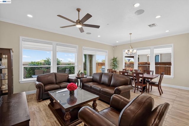 1601 Chianti Ln, Brentwood, CA 94513