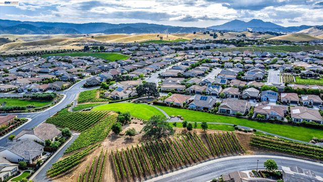 1601 Chianti Ln, Brentwood, CA 94513