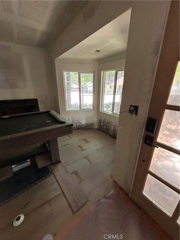 628 Friendly, Crestline, CA 92325