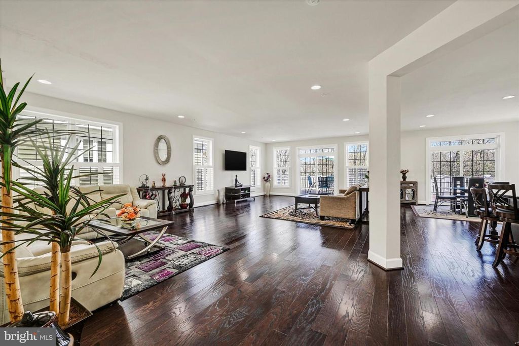 Image 11 of property listing at 2788 CHEEKWOOD CIR, Ellicott City, MD 21042