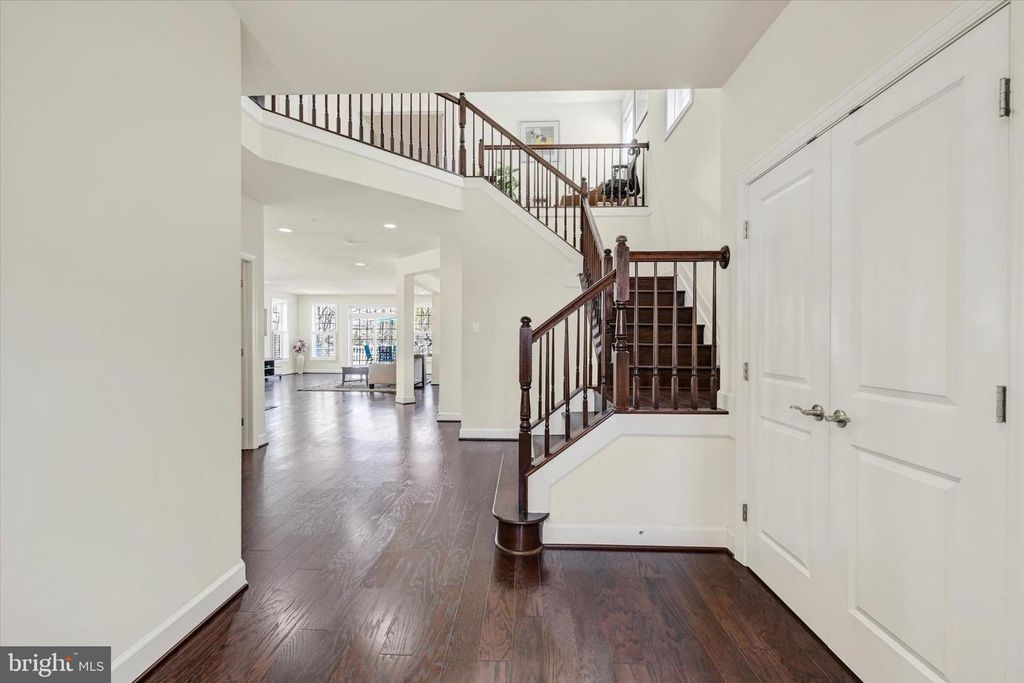 Image 8 of property listing at 2788 CHEEKWOOD CIR, Ellicott City, MD 21042