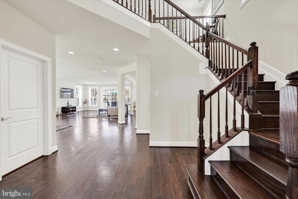 Image 9 of property listing at 2788 CHEEKWOOD CIR, Ellicott City, MD 21042