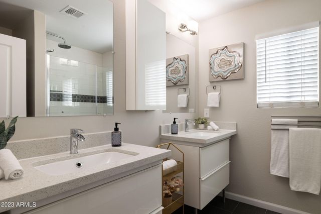 6325 E CAROLINA Drive, Scottsdale, AZ 85254