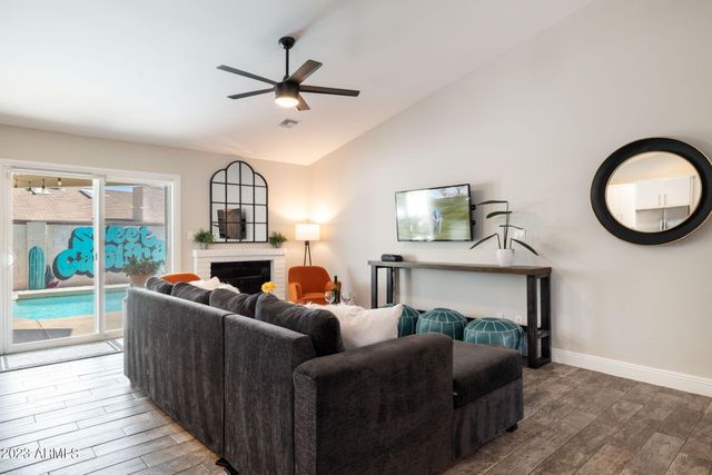 6325 E CAROLINA Drive, Scottsdale, AZ 85254