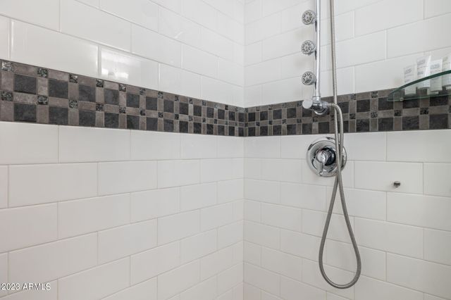 6325 E CAROLINA Drive, Scottsdale, AZ 85254