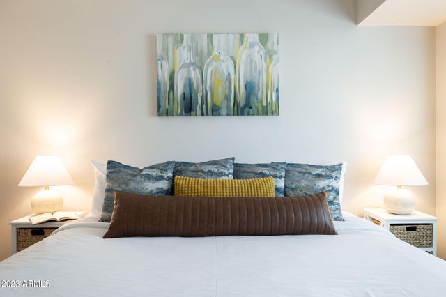 6325 E CAROLINA Drive, Scottsdale, AZ 85254