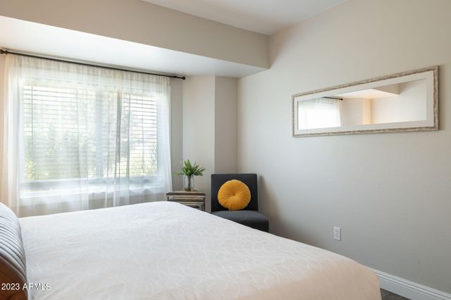 6325 E CAROLINA Drive, Scottsdale, AZ 85254