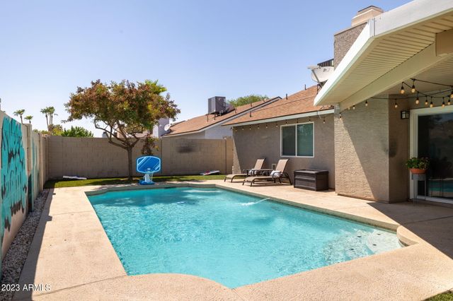 6325 E CAROLINA Drive, Scottsdale, AZ 85254