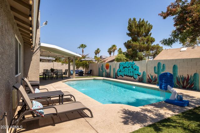 6325 E CAROLINA Drive, Scottsdale, AZ 85254