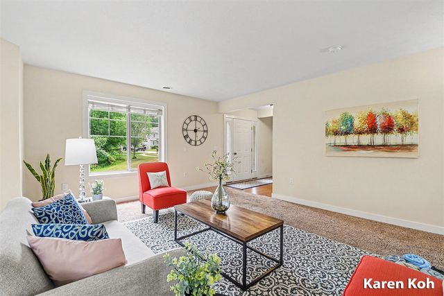 4521 Burton Forest Court, Grand Rapids, MI 49546