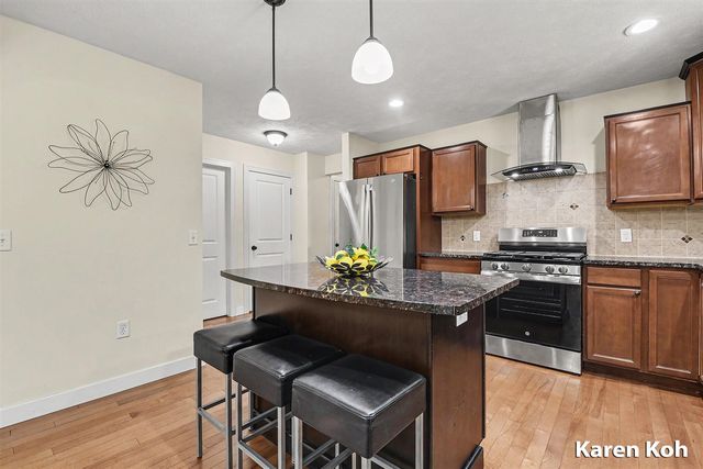 4521 Burton Forest Court, Grand Rapids, MI 49546