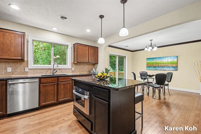 4521 Burton Forest Court, Grand Rapids, MI 49546