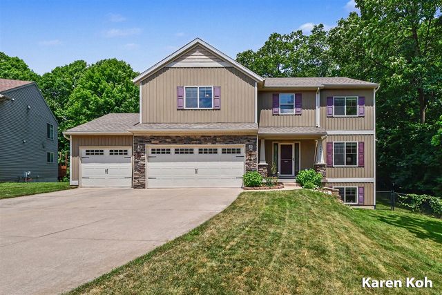4521 Burton Forest Court, Grand Rapids, MI 49546