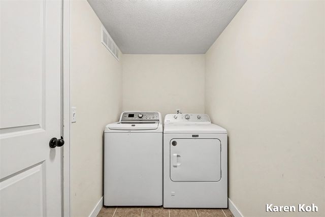 4521 Burton Forest Court, Grand Rapids, MI 49546