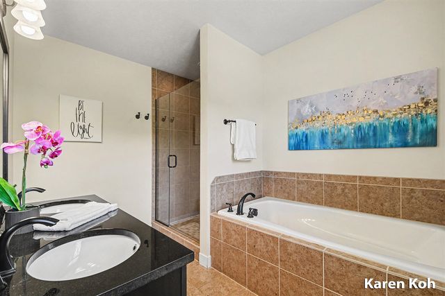4521 Burton Forest Court, Grand Rapids, MI 49546