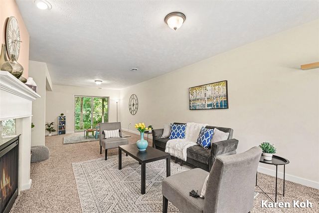 4521 Burton Forest Court, Grand Rapids, MI 49546
