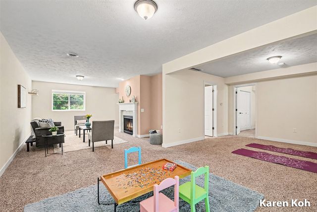 4521 Burton Forest Court, Grand Rapids, MI 49546