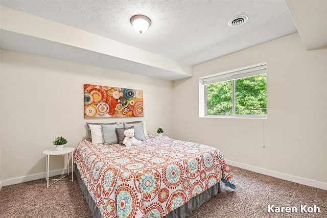 4521 Burton Forest Court, Grand Rapids, MI 49546