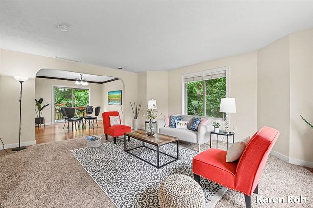 4521 Burton Forest Court, Grand Rapids, MI 49546