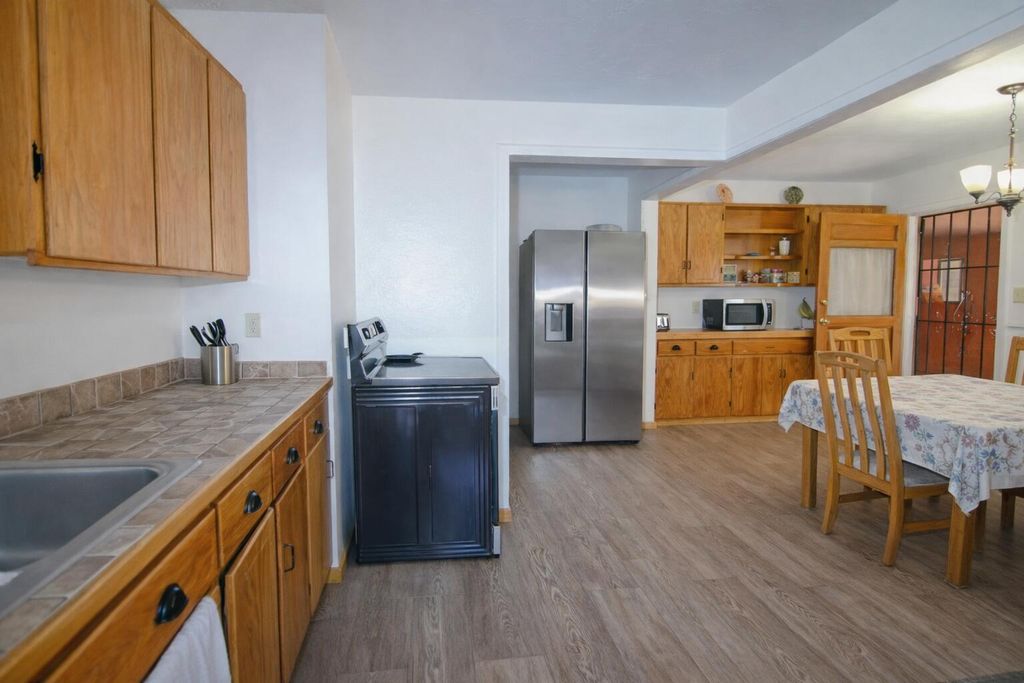 Image 8 of property listing at 112 Silva Avenue, Las Vegas, NM 87701