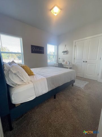 1220 Diamondhead Drive, Canyon Lake, TX 78133