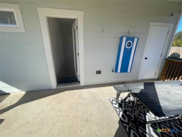 1220 Diamondhead Drive, Canyon Lake, TX 78133