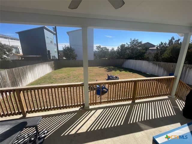 1220 Diamondhead Drive, Canyon Lake, TX 78133