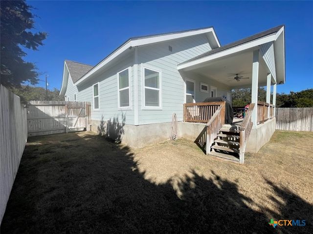 1220 Diamondhead Drive, Canyon Lake, TX 78133