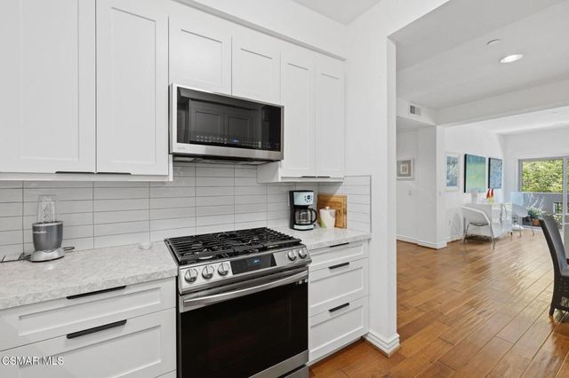 1410 N Curson Avenue 202, West Hollywood, CA 90046