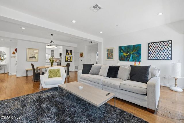 1410 N Curson Avenue 202, West Hollywood, CA 90046