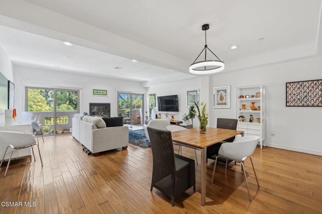 Image 1 of property listing at 1410 N Curson Avenue 202, Los Angeles, CA 90046