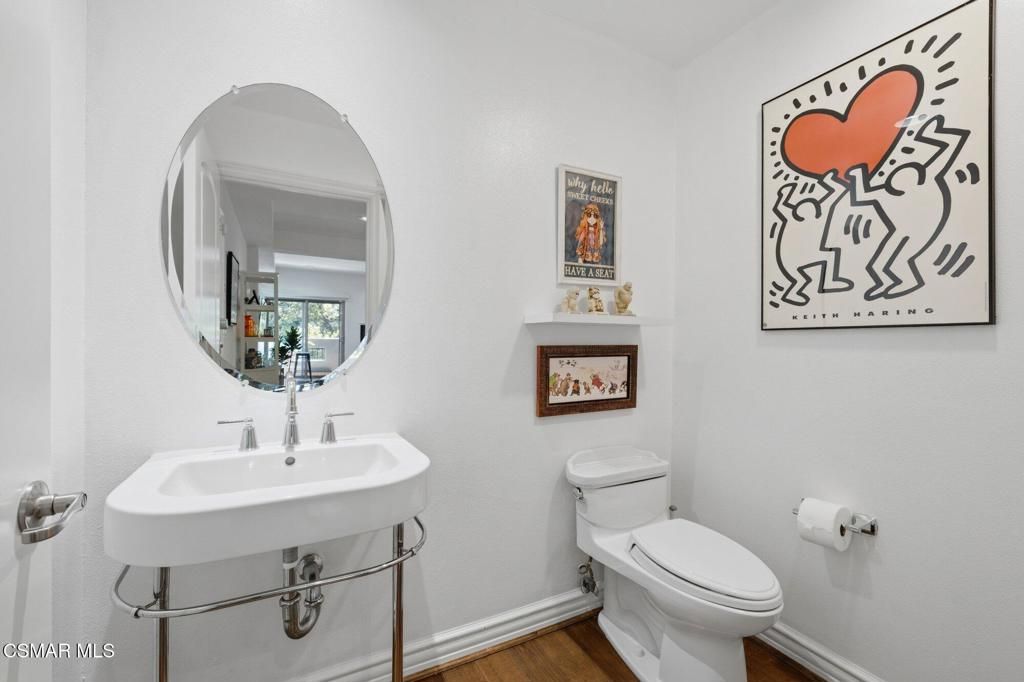 Image 6 of property listing at 1410 N Curson Avenue 202, Los Angeles, CA 90046