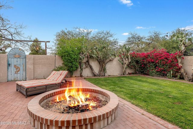 7855 N Northern Avenue, Tucson, AZ 85704