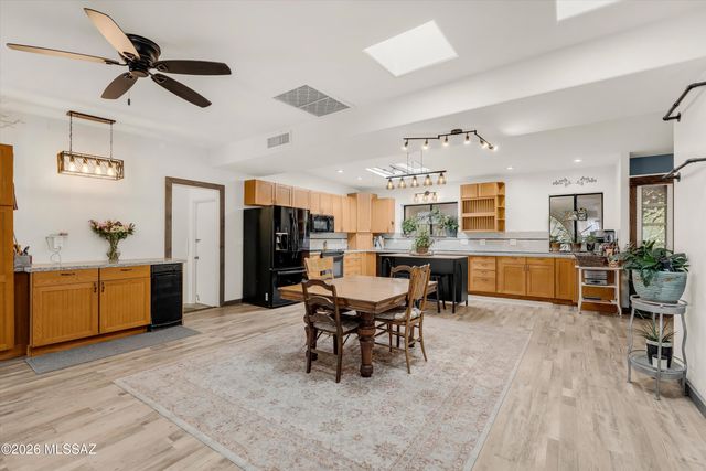 7855 N Northern Avenue, Tucson, AZ 85704