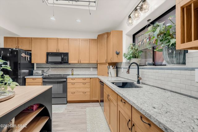 7855 N Northern Avenue, Tucson, AZ 85704