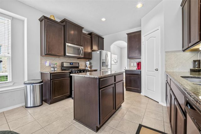 13619 Spectacled Bear Lane, Crosby, TX 77532