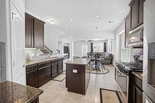 13619 Spectacled Bear Lane, Crosby, TX 77532