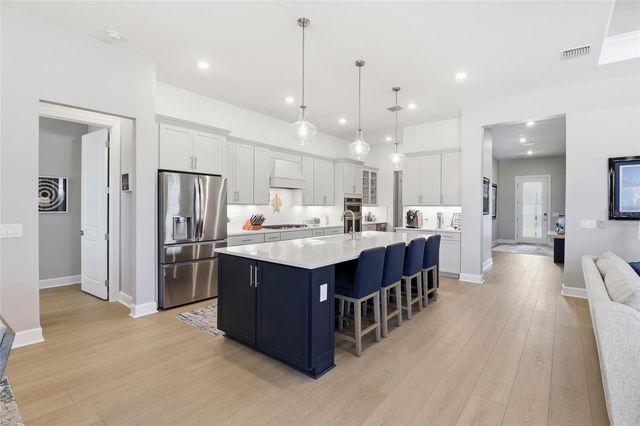 5011 STONEY POINT GLEN, Lakewood Ranch, FL 34211