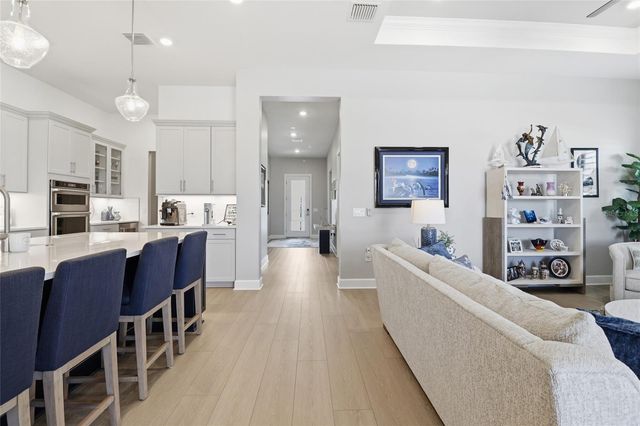 5011 STONEY POINT GLEN, Lakewood Ranch, FL 34211