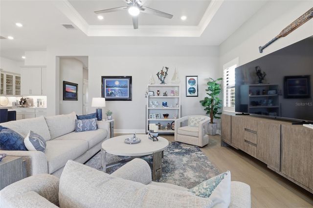 5011 STONEY POINT GLEN, Lakewood Ranch, FL 34211