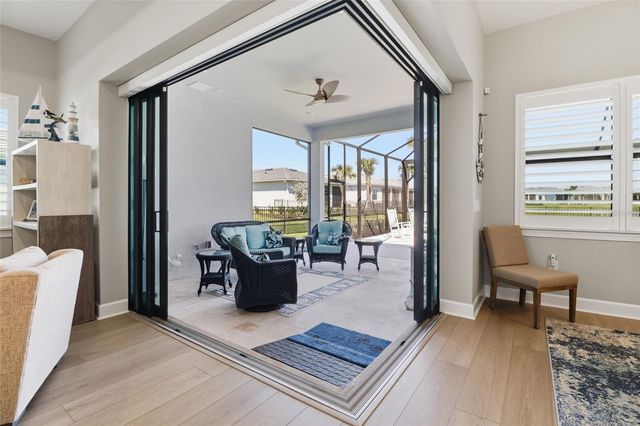 5011 STONEY POINT GLEN, Lakewood Ranch, FL 34211