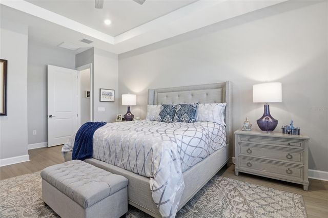 5011 STONEY POINT GLEN, Lakewood Ranch, FL 34211