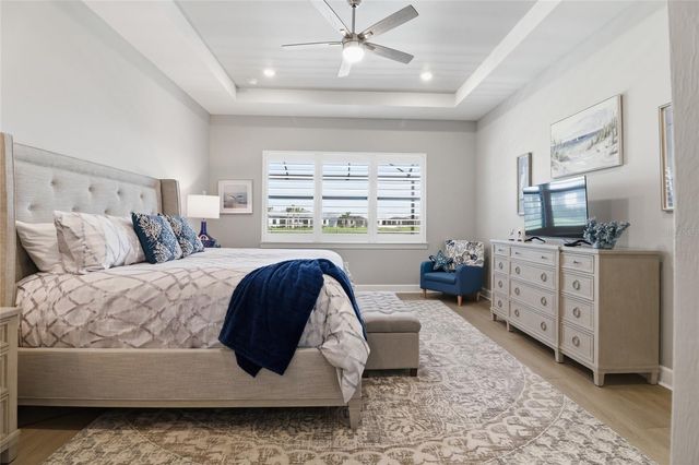 5011 STONEY POINT GLEN, Lakewood Ranch, FL 34211